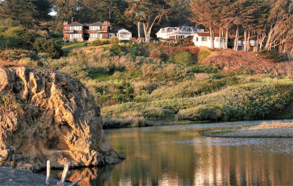 Elk Cove Inn & Spa