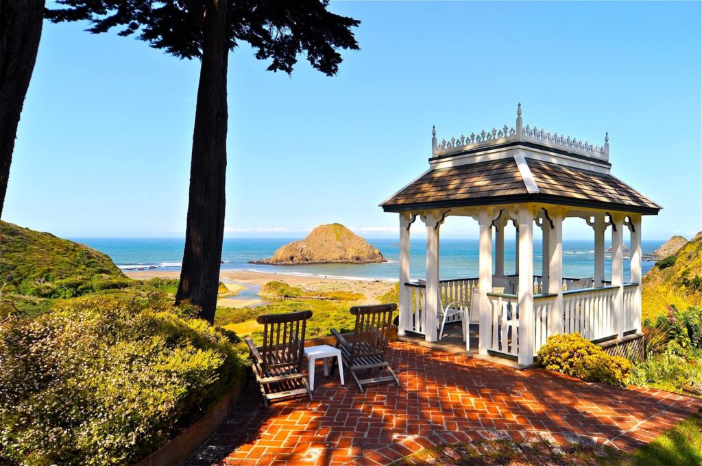 Elk Cove Inn and Spa gazebo